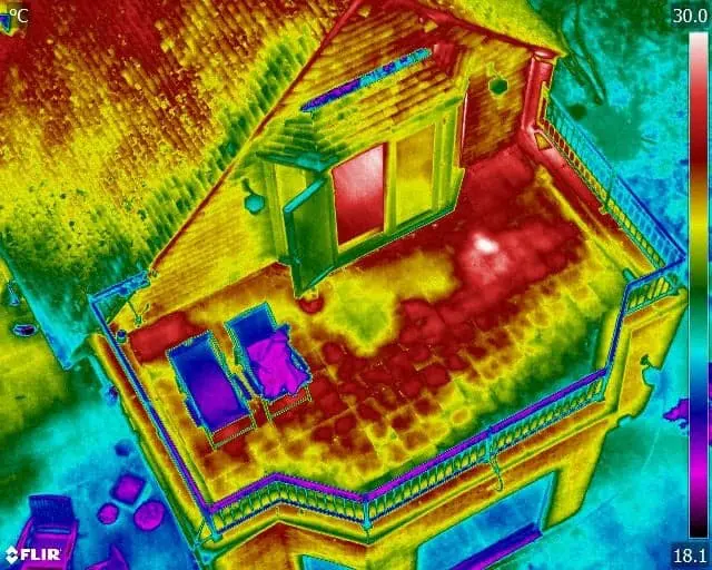 Thermal Image of water ingress Water ingress identified by drone thermal image