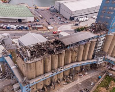 Grain store at Tilbury dock following explosion and fire