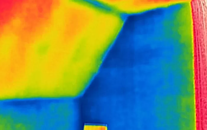 Cold air infiltration in wall cavity