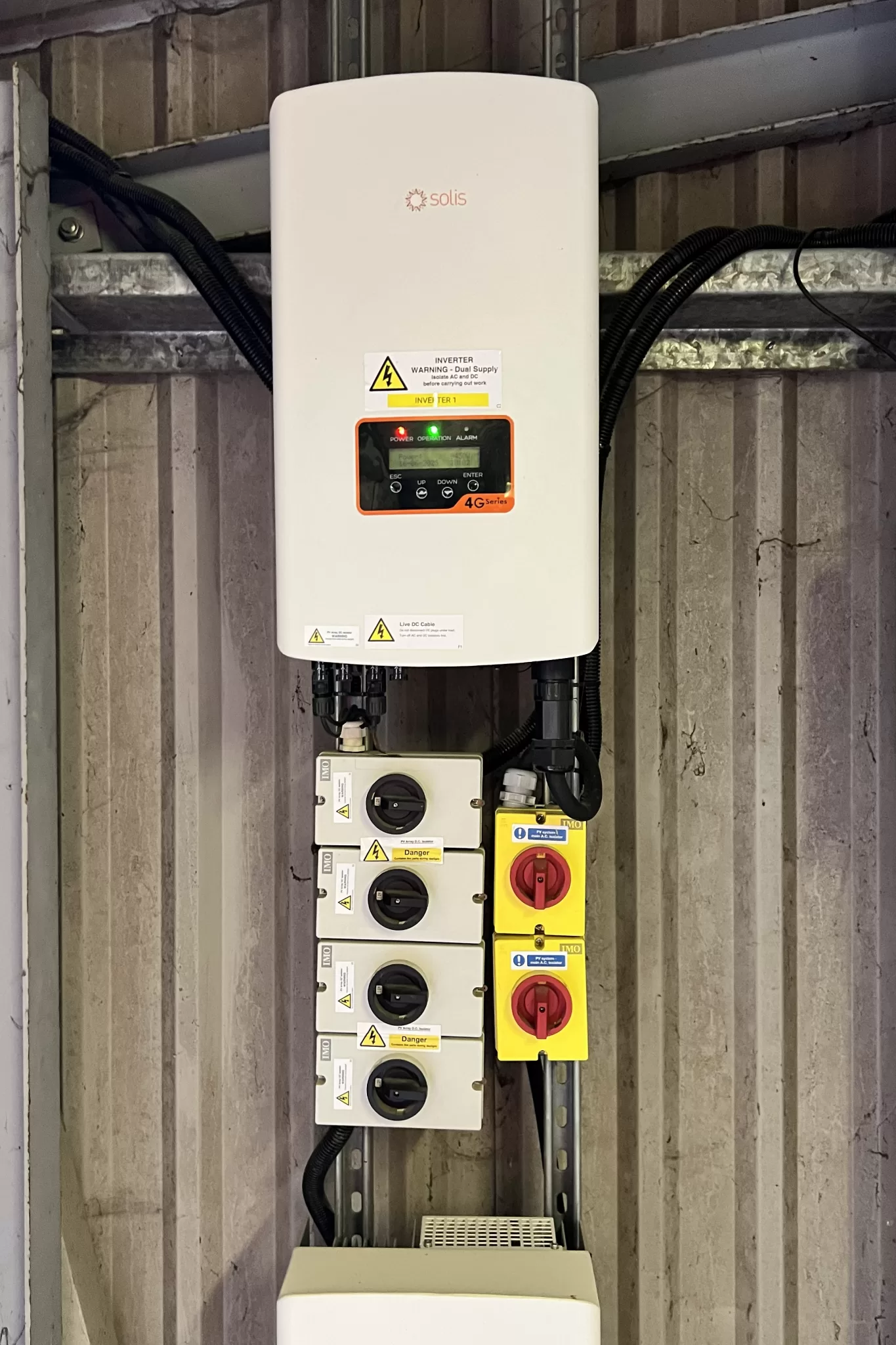 Inverter and DC Isolators Inverter and DC Isolator - String Testing